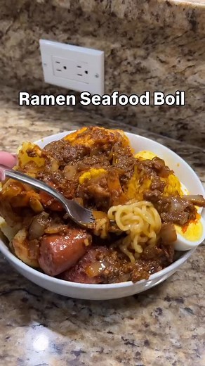 🦞🔥 Ramen Seafood Boil = The Ultimate Flavor Bomb! Recipe by @jaaliyahs Seafood boil meets ramen and it’s everything. Spicy broth, juicy shrimp, crab legs, eggs, and tender noodles all soaking in that buttery Cajun goodness? THIS is how you level up your seafood cravings! 🍜💥 ✨ Spicy. Saucy. Slurpy. Soul-satisfying. 📌 Save this for your next seafood night — it’s giving viral dinner energy. 💬 Comment “BOIL” if this needs to hit your pot tonight! 👩🏽‍🍳 Follow @FoodieBawse for viral recipes y