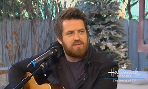 American Idol Lee DeWyze Performs Hallmark Home & Family (VIDEO)