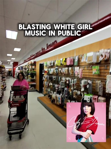 Call me maybe - Carly Rae Jensen Drop the white girl songs in the comments to do⬇️ #blasting #music #whitegirl #callmemaybe #speaker