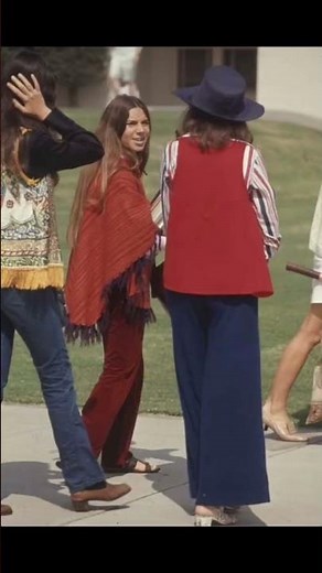 Feelin’ Groovy: Highschool Fashion 1969 (LIFE) #1960s #1970s #hippie #vintagefashion #vintagestyle