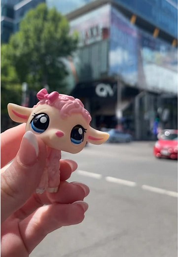 guys lmk if u wanna see the lps i thrifted recently cuz they are actually really good #lps #lpshaul #lpsunboxing #thrift #thriftwithme #shoppingvlog #lpshunting #toyhunting #littlestpetshop #lpscollector #littlestpetshopcollection #lpsseries #lpstok #nostalgia #childhood #lpspopular #lpsstory