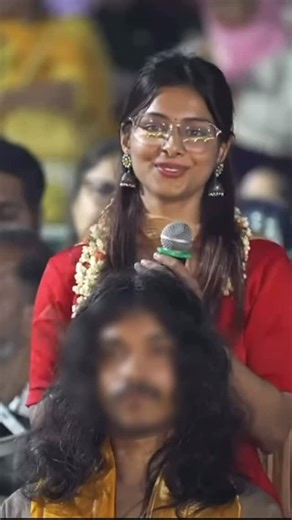 Taniya Sharma | Yoga on Instagram: "I couldn’t fully accept that a new year has started. There was a lot sitting in my head and heart, and honestly, it felt overwhelming. Right in the middle of that, @artofliving called and I just knew I needed this. I knew meeting @gurudev would give me some direction, some grounding, for 2026 🌸🤲🏻 Feeling grateful. Feeling lighter and hopeful about starting this year the right way🥹💓✨ [art of living, gurudev, sri sri ravishankar, meditation, yoga, health, m