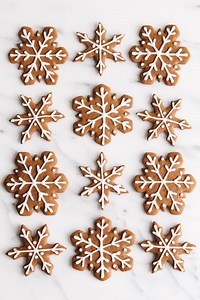 How-to-Decorate-Gingerbread-Snowflake-Cookies.mov