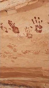100's of Native American hand prints on a sandstone wall. Found on a hike in canyon country 🖐🖐🖐