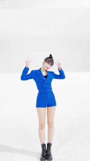 TWICE 'Kura Kura' Dance MOMOver 🍑