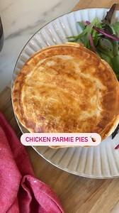 How to level-up a pub classic: turn it into a pie! 😋 👩‍🍳 Sunbeam Appliance 👩‍🍳 Pie Magic Traditional Size 4 Up 🍗 Ingredients 🍗 4 small cooked chicken schnitzel 50g passata sauce Sliced mozzarella cheese Puff pastry sheets Sesame seeds #Sunbeam #LiveMoreEffortless #PieMagicTraditional | Sunbeam Australia and New Zealand