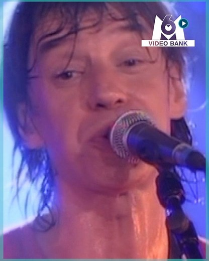 5.6K views · 178 reactions | Jean-Louis Aubert a marqué l’histoire du rock avec « Téléphone » ! Après la séparation du groupe, le chanteur s’est lancé dans une carrière solo. En 2002, il interprétait « Voilà, c’est fini » en live pour MCM !  | M6 MediaBank | Facebook