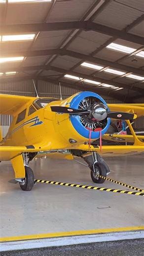 Beech Staggerwing catching some New Year’s Eve sunshine. When it debuted in the 1932, it was one of the fastest civilian aircraft in the world, comfortably cruising at over 200 mph. A proven performer, it won multiple air races, including the Bendix Trophy, showing it was far more than just a pretty airplane. Today, flying Staggerwings are rare, highly valuable, and widely regarded as some of the most beautiful aircraft ever built. 🇺🇸 #realaeroplanes #yorkshire #breighton #airfield #selby | Re