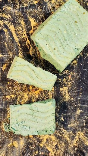 Little Leaf on Instagram: "Candle wax reform 🕯 It made the chalk ever so slightly softer and it smelled incredible. | asmr | gym chalk | crush | crunchy | satisfying | explore | sleep aid | little leaf | chalk asmr | asmr sounds | new reel | January | green | reform | crispy | experiment | test | UK | #asmr #gymchalk #newyear #newreel #2026"