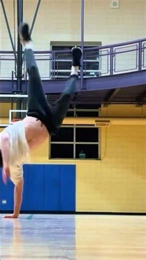 Swipe practice #swipe #powermoves #swipes #breaking #breakdance #powermove #fyp #reels #dance #bboy