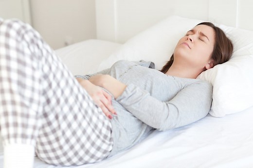 Maux de ventre nocturnes : causes et traitements