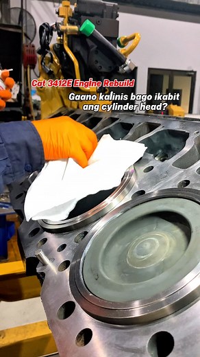 Cleaning Block Surface #joevertotaldiesel #highlightseveryone #caterpillarengine #dieselmechanics #mechanictips @top fans | Total Diesel & Powertrain