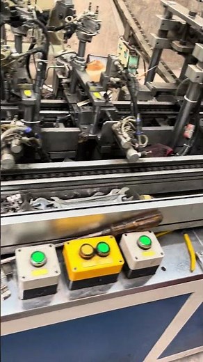 Full Automatic fog hinge machine on mass production on mass stock.