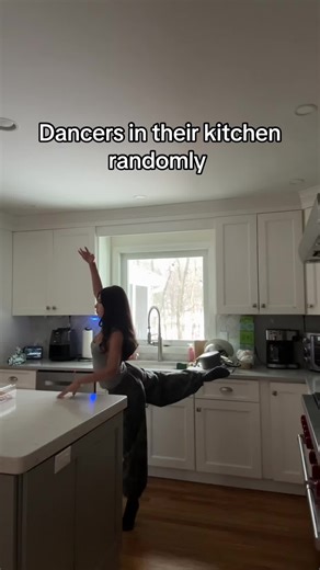I dance best in the kitchen 🤷‍♀️#dancer #kitchen #relatable #foryoupage #viral