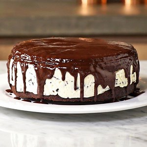 I want someone to look at me the way I look at this cake. Full Recipe: taste.md/2yTas1O 🎥: Tastemade Brasil | Tastemade