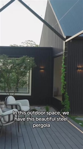 How a Steel Pergola and Vines Create Perfect Seasonal Shade Outdoors