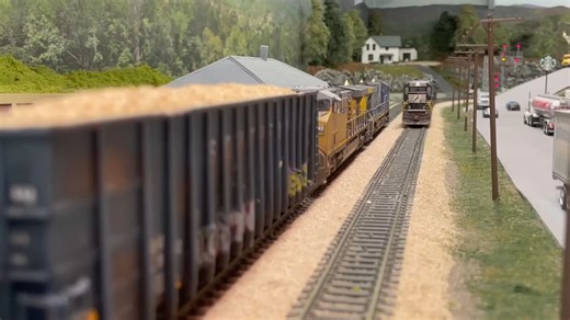 Local Freight and Paper Mill Operations w Big Power in HO Scale
