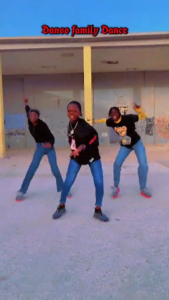 Danso Family Dance Challenge: Fun Retro Moves