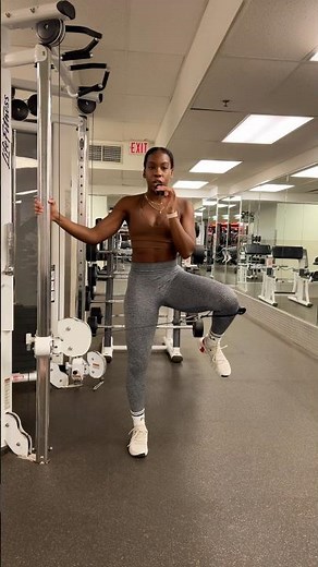 How to target your upper glutes with cable clamshells