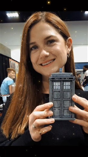🎂 Happy Birthday, Bonnie Wright #HarryPotter #BonnieWright #DoctorWHO #TARDIS #TravelingTARDIS