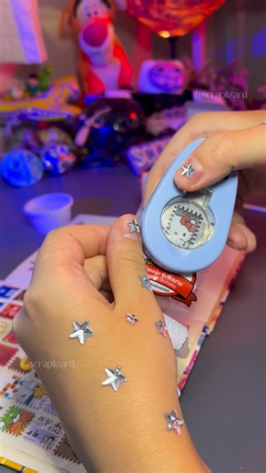 scraplizard on Instagram: "Day 49 a scrap a day ❤️ #ascrapaday #junkjournaling #asmr #scrapframe #scrapbooking"