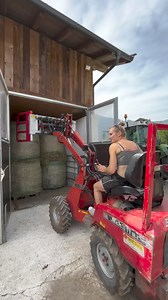 1.2M views · 7.2K reactions | Skill und fail zugleich 臘‍♀️ #farmgirl #skill #fail #fy #hay #harvest #viral #tractorlife #fendt #gras #agriculture #construction #constructionlife | Minnie Danii | Facebook