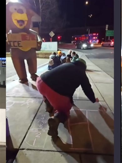 🎵Teddy Bears Picnic – Jan 15 2026 – Portland ICE Facility Thank you @bloomsbybrigitte and everyone else who live streams to keep us informed#peacefulprotest #pdx