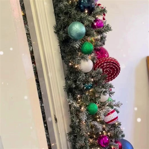 🌟🎅 Santa's Grotto - Extra times added 🎅🌟 Due to overwhelming demand, Santa’s Elves have opened up his big red diary for more magical moments before he heads off for his most important night of the year! 📕🎅 Santa doesn't want to miss anyone out so this is your chance to create those heart-warming family memories in his cosy grotto 🤗 Share your Christmas wishes and receive a special gift from the North Pole 🎁 🌟 Saturday 13th - 4PM 🎄 Monday 22nd - 12.30PM | 1PM | 2.30PM | 3PM | 3.30PM | 4