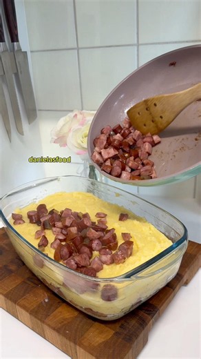 🧀🔥 Sausage & Cheese Polenta Bake #danielasfood #recipe