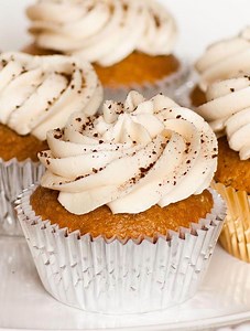 Cappuccino Cupcakes With Kahlua Buttercream (video)