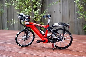A Functional Miniature Bicycle Made Out of LEGO