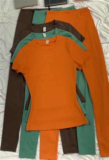 Minimal short sleeve high waist pants, one set for sleek commute vibe ✨ #Activewear #TwoPieceSet #CrewNeckTee #HighWaistSweatpants #YogaFit #RunningGear #WorkoutClothes #BreathableFabric #QuickDry #OOTD #WorkoutSet #HighWaistedLeggings #BreathableFabric #QuickDry #SolidTee #ActivewearStyle #IndoorOutdoorWear #GymEssentials #FitnessFashion #ComfortableFit #outfitgym #outfitgymmotivacion #outfitideas #gym #unboxing #giftguide #clothinghaul #creatorsearchinsights #ootdinspo #2pieceset #casualoutfit