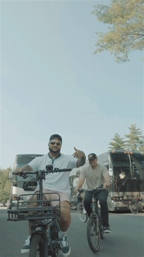 🚌 Tour Szn hittin and in full effect!!! Shoutout to Tern Bicycles for getting us locked in for the summer vibes 😎 HIDEAWAY TOUR DATES: Oct 11 - San Francisco, CA - The Warfield * Oct 12 - Saratoga, CA - Mountain Winery * Oct 13 - Ventura, CA - The Majestic Ventura Theater * Oct 15 - Tucson, AZ - The Rialto Theatre * Oct 16 - Albuquerque, NM - Sunshine Theater * Oct 18 - Dallas, TX - World-A-Music Dallas Festival Oct 19 - Cedar Park, TX - Haute Spot * Oct 20 - Houston, TX - Last Concert Amphith