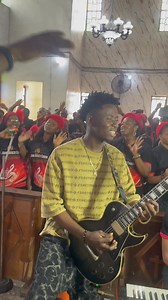 Una dey roast me say I play highlife inside church 🤣🤣 The good news is that parish priest gave me one big live chicken after my performance 🤣🤣🤣 | Legit strings