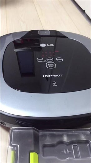 878のこれどうやって治せばいいんだ....#roomba #irobot #combo #essential #robot #cleaner #ルンバ #コンボ #ロボット掃除機 #ロボット