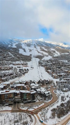 What a perfect morning to open terrain at Snowmass. Ski and ride safe, hug a snowmaker, thank a patroller, high five a liftie ❤️ | Aspen Snowmass