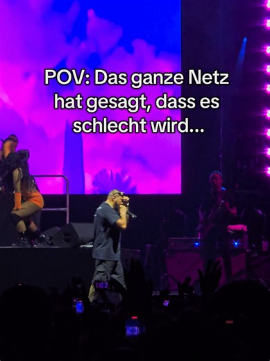 Hingegangen mit gemischten Gefühlen aufgrund der schlechten Stimmen im Netz, wurde es ein richtig geiles Konzert mit toller Stimmung. die ganze Halle ist gestanden. und ich hab mich wieder jung gefühlt! 😄 @Sean Paul live in München #seanpaul #Seanpaul #konzert #konzertemachenglücklich #musikliebe