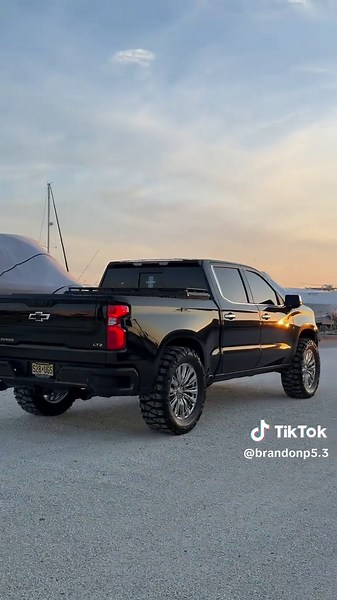 Peak Silverado 1500: Bubba Truck with 37s for Mud Runs