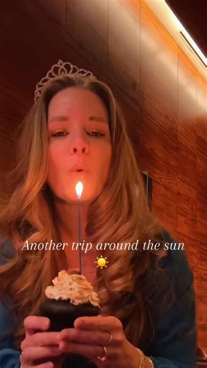 Crystal Hall Cyr | ❤️‍🩹Hair Bestie on Instagram: "🥳Can we normalize 40’s being the best years? 🙏🏼. I was so afraid to get older because it was referred to so negatively! Who made up “over the hill”? I feel amazing to have made it here and praying I make it another 45 years 🙏🏼. I have so much more to do here. Ladies, I want you to celebrate your age, buy a pretty dress, plan your own celebration and be proud. Who is with me? #40sclub #aginggracefullychallenge #HormoneHealthyHair #HairLossRe