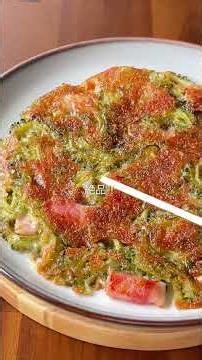 @urara_recipe◁他のラクうま野菜レシピ 旬のゴーヤを使ってガレットを作ってみたら想像以上に美味しかった😍！ チーズとベーコンのカリッと香ばしい食感とゴーヤのほろ苦さがマッチして...