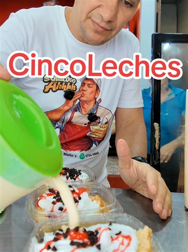 Aquí estoy… alistando un cinco leches 🙌🍰💛 Y de fondo suena una canción que dice: “yo no sé si me sucederá… sueños que se hacen realidad” 🎶 Y es que sí… estoy viviendo un sueño hecho realidad 🙏 Tener mi propio emprendimiento en el mundo de la panadería, pastelería y repostería… hacer lo que amo todos los días… eso no tiene precio 🤝 Pero hay algo aún más grande para mí… poder compartir conocimiento con quienes desean aprender y emprender 💛 Y todavía más… que gracias a la preferencia de cada