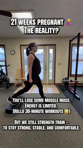 Coach Chelsey knows firsthand that watching your body change during pregnancy can be mentally challenging. As someone who loves strength training, it isn’t always easy to see muscles soften and workouts start to look different. But she continues to remind herself — this season is temporary. Her body isn’t losing; it’s adapting to support new life. Right now the goal isn’t PRs or aesthetics. It’s staying strong, staying comfortable, and giving her body the grace it deserves in this season. 💛 #Pr