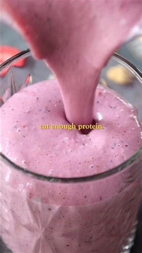 This smoothie has 20g of protein?! 🥜🍓