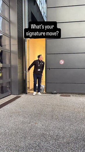 ❓WHATS YOUR SIGNATURE MOVE❓ I believe there are so many signature moves out there, and the most famous one is probably the one by Christiano Ronaldo. But I’m happy to see which moves you have picked up on and still do them until today. 😉 Wishing you all the best! Joe #move #Signature #CristianoRonaldo #EmergencyRoom #Success #Goals #Motivation #Inspiration #CaptainJoe #FlyCaptainJoe #Aviation #Pilot #Aviator #SimulatorChick #Successful #LearnFromCaptainAndJoe | Flywithcaptainjoe