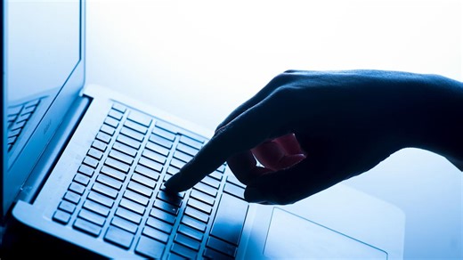 Treat online privacy like stranger danger, regulator warns parents