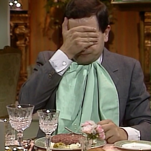 Celebrating Christmas alone be like...😂🎄 | Mr Bean