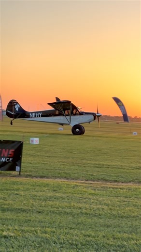 Kelly Qualls - Aviation on Instagram: "How close did his prop get to the ground? Check out the control he has to maximize breaking without risking the prop"