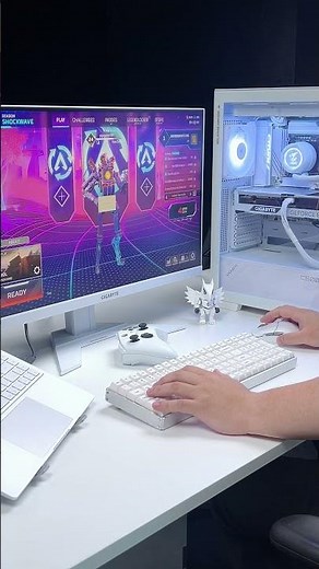 The perfect all-white monitor to complete your white PC setup. 🤍