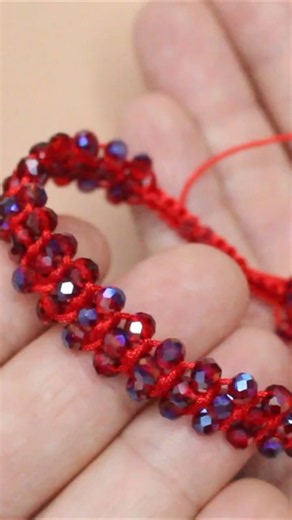 No te pierdas el nuevo tutorial PULSERA DE HILO Y CRISTALES X3 #diy #bisuteria #emprender