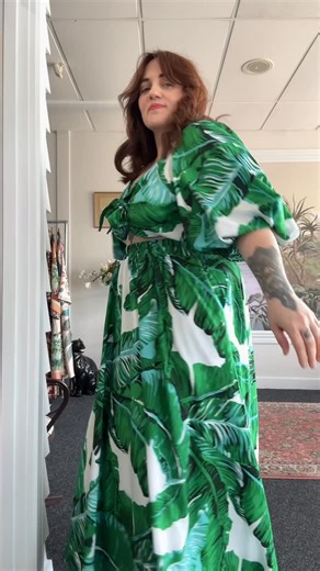 The Leilani Dress, designed to be worn your way. Wear it off the shoulder, knotted at the front for a two-piece illusion, pulled up for full coverage, reversed with the tie at the back, or crossed and wrapped around the waist. A single dress with endless ways to style. 🎄 Christmas Drop goes online Friday 8:30PM NZST | Friday Flamingo